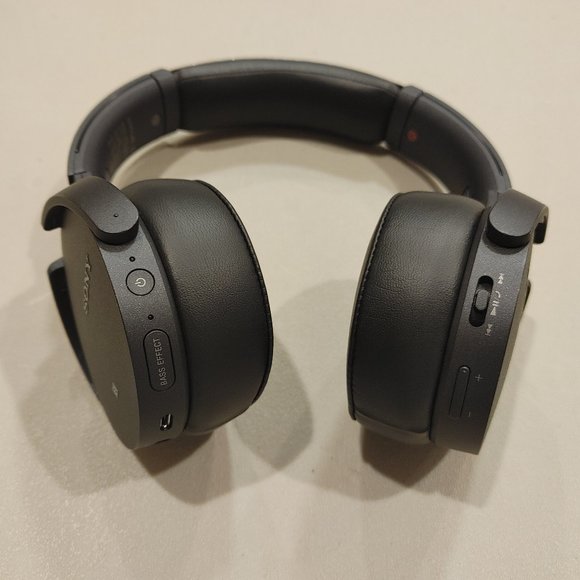 Sony MDR-XB950N1 noise canceling extra bass wireless headphones (black) - Picture 7 of 11